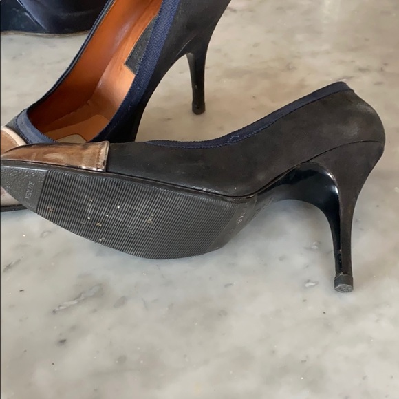 Lanvin metallic cap toe heels. - Picture 3 of 4